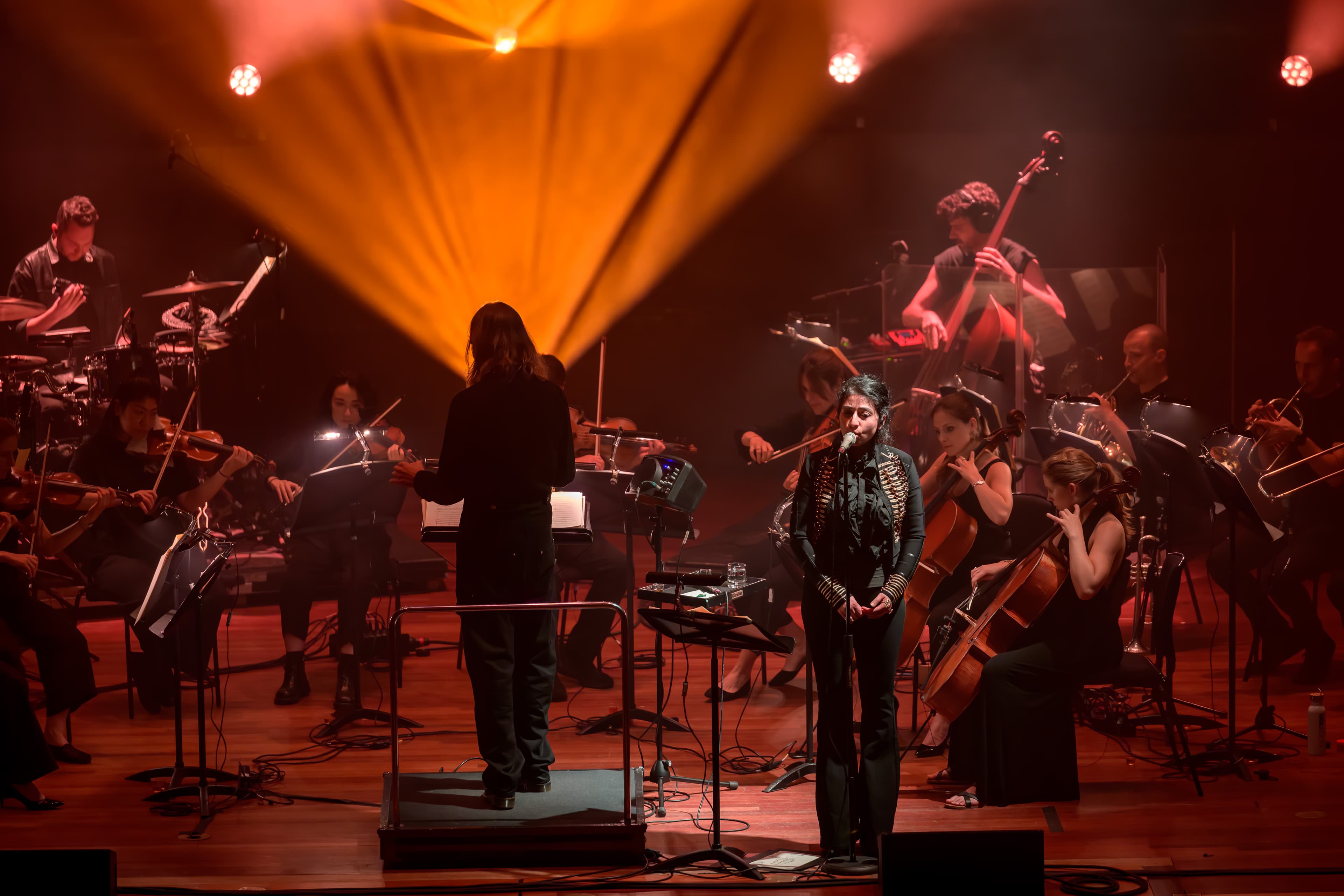 Arooj Aftab and the orchestra