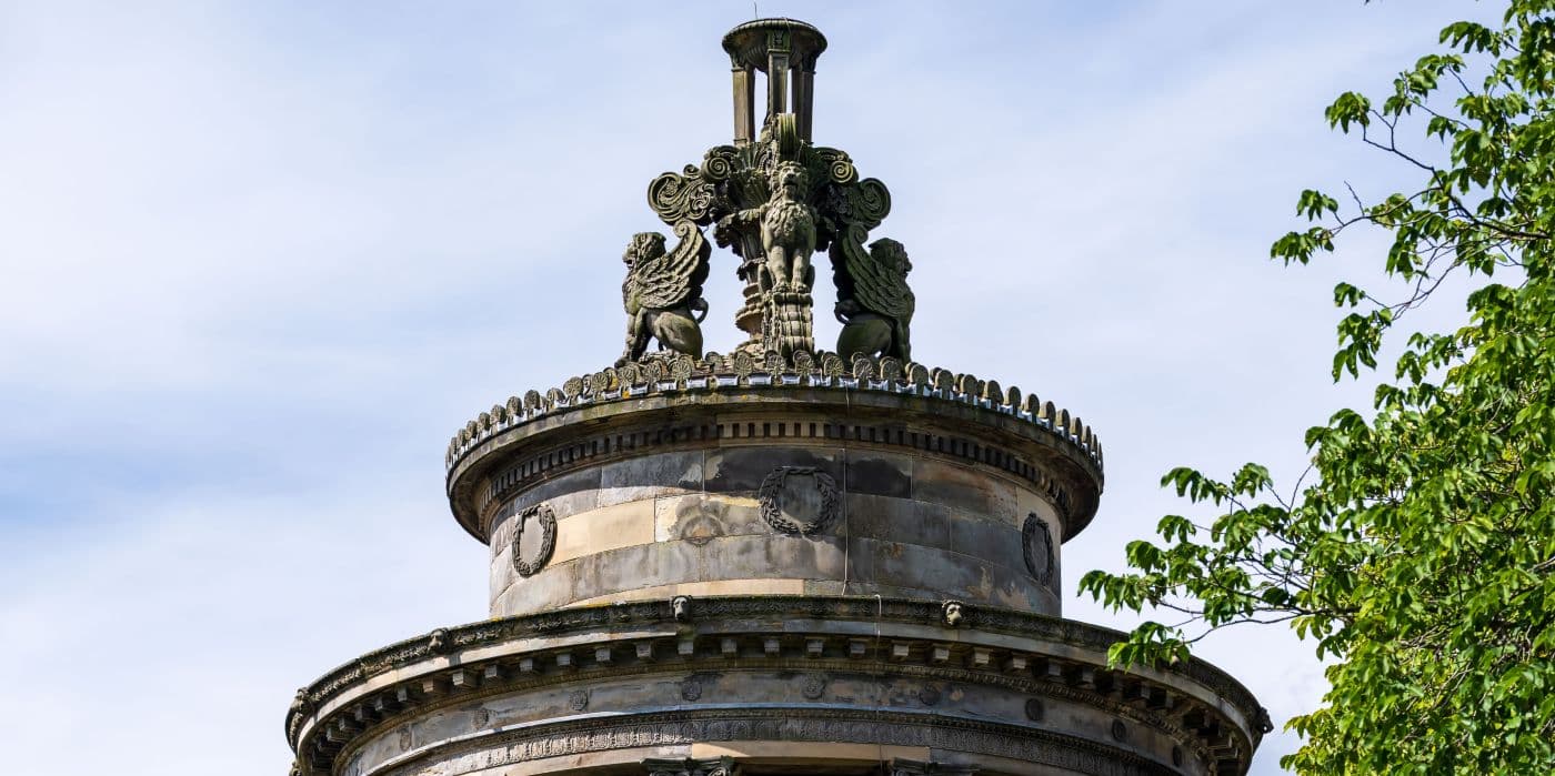 The top of the Burns monument showing statuettes