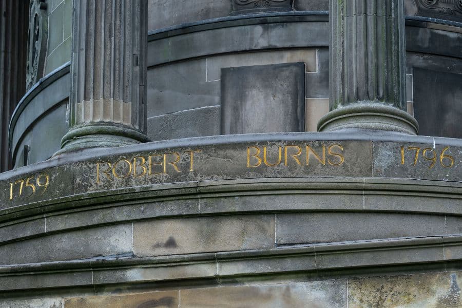 Robert Burns name engraved into his monument