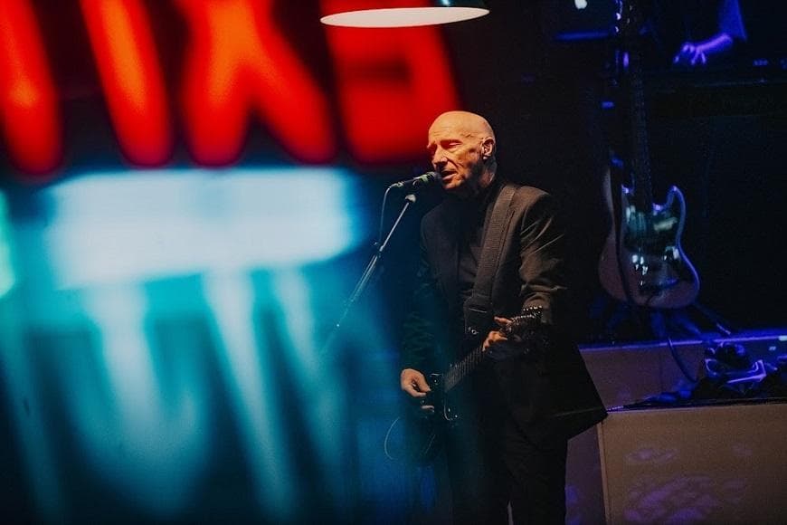 Midge Ure on stage