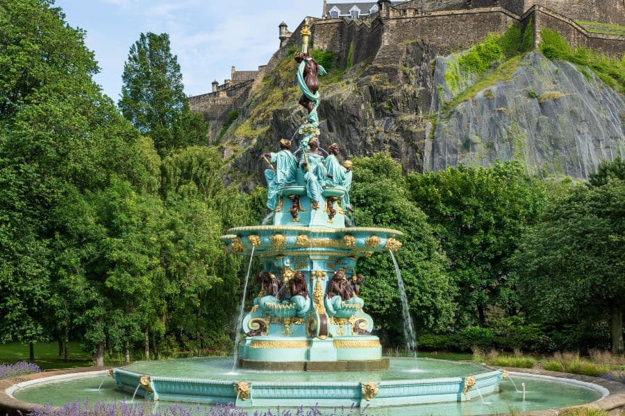 Ross fountain with a majestic castle rock background