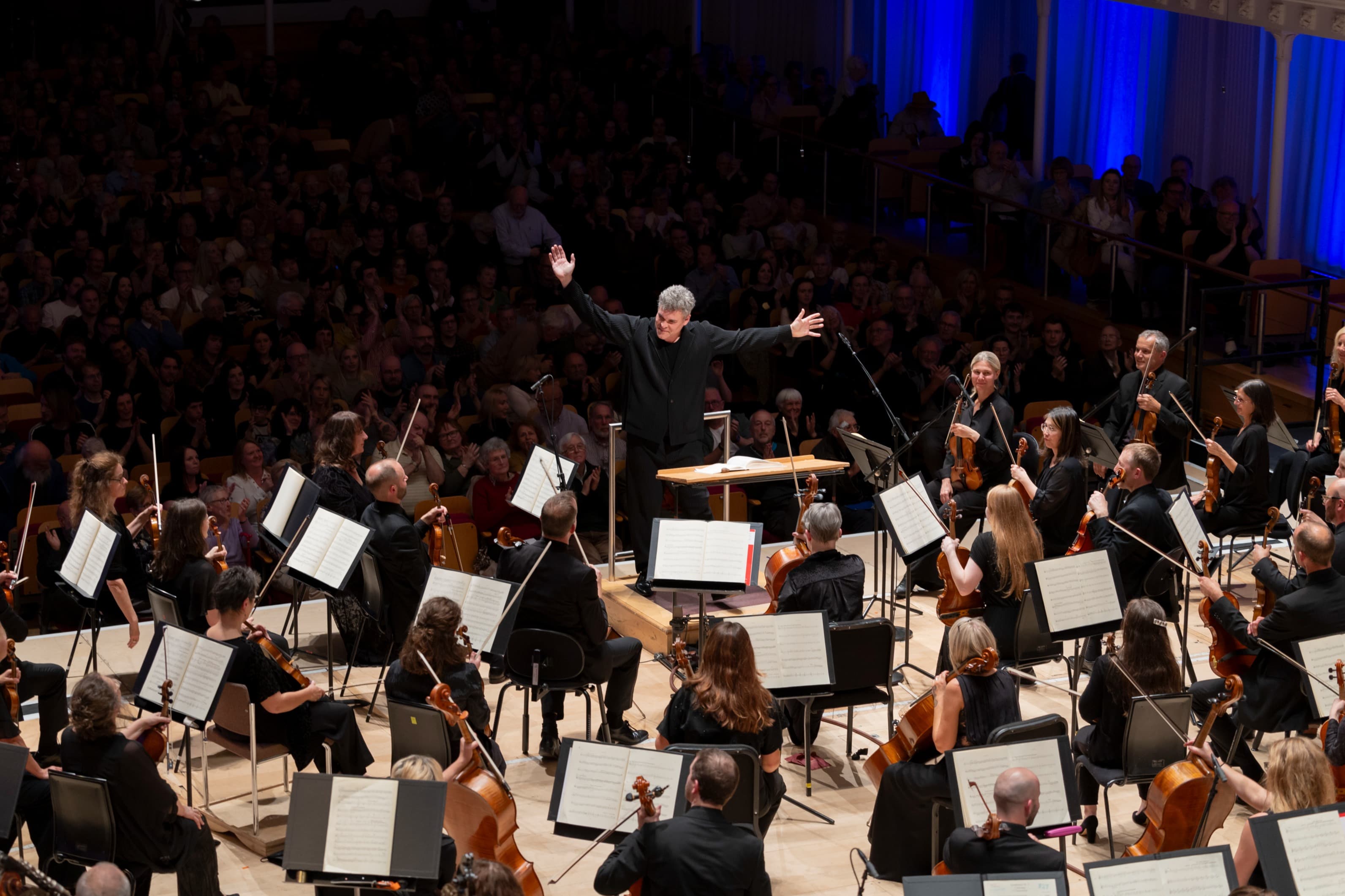 Ryan Wigglesworth Conduction the BBC SSO 
