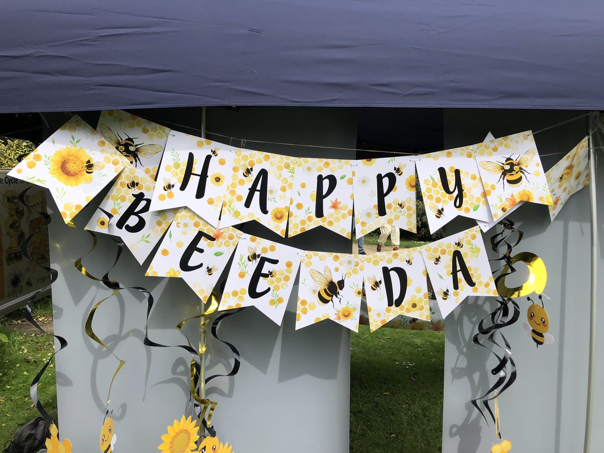 Bunting saying Happy Bee Day