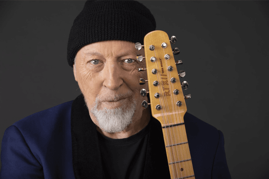 Image of Richard Thompson with guitar