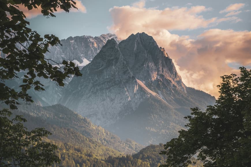 Image of a mountain range
